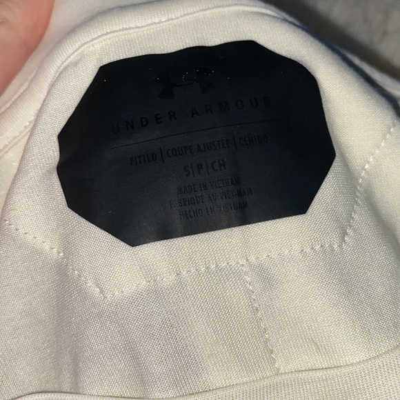 Under Armour  Athletic Long-sleeve Top - Picture 2 of 3